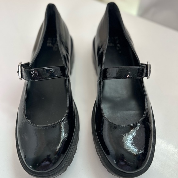 Super cute Mary Janes -size 10 - Picture 1 of 4